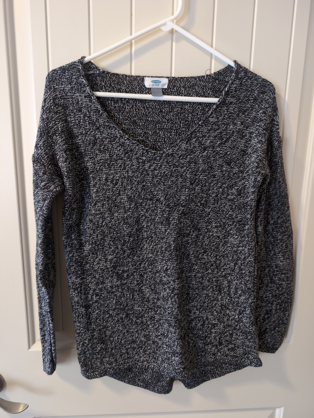 Old Navy Black and White Marled V-Neck Sweater